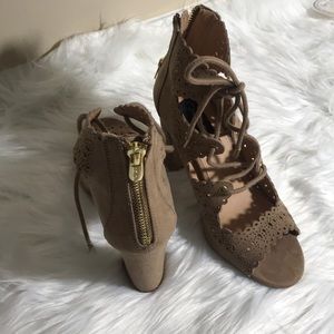 David Aaron Marilyn Taupe Heels
